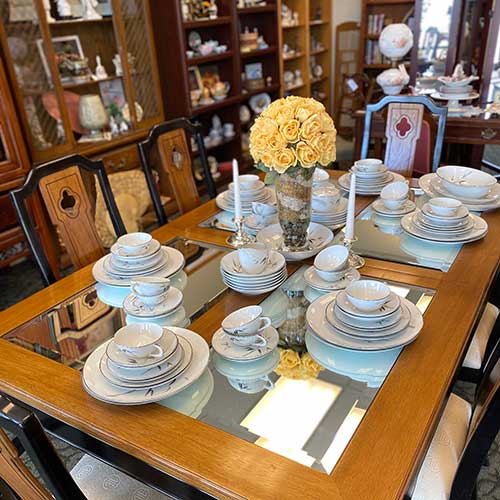 Heirlooms shop table and dishes